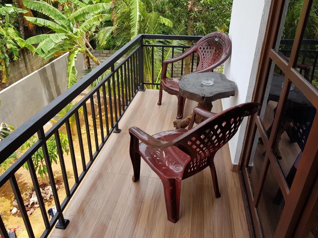 My Whales Guest House Banduramulla Exterior foto